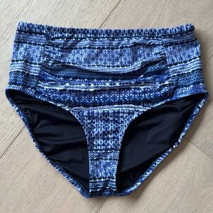 High waisted, rouched bikini bottom
